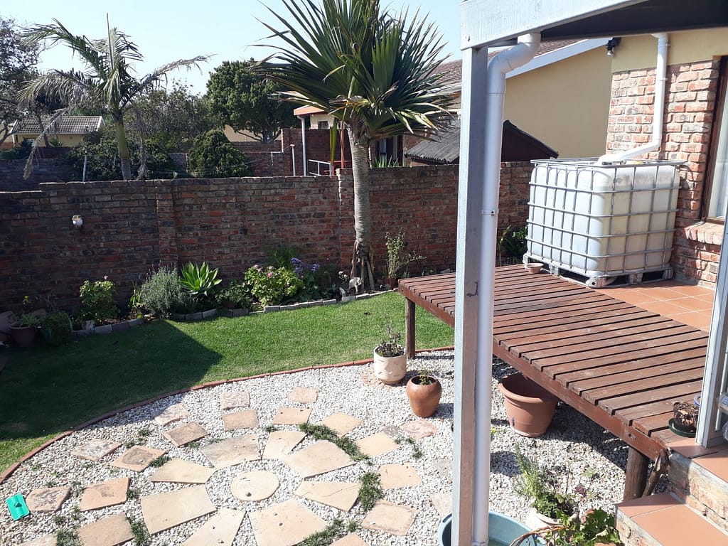 2 Bedroom Townhouse in Newton Park, Port Elizabeth